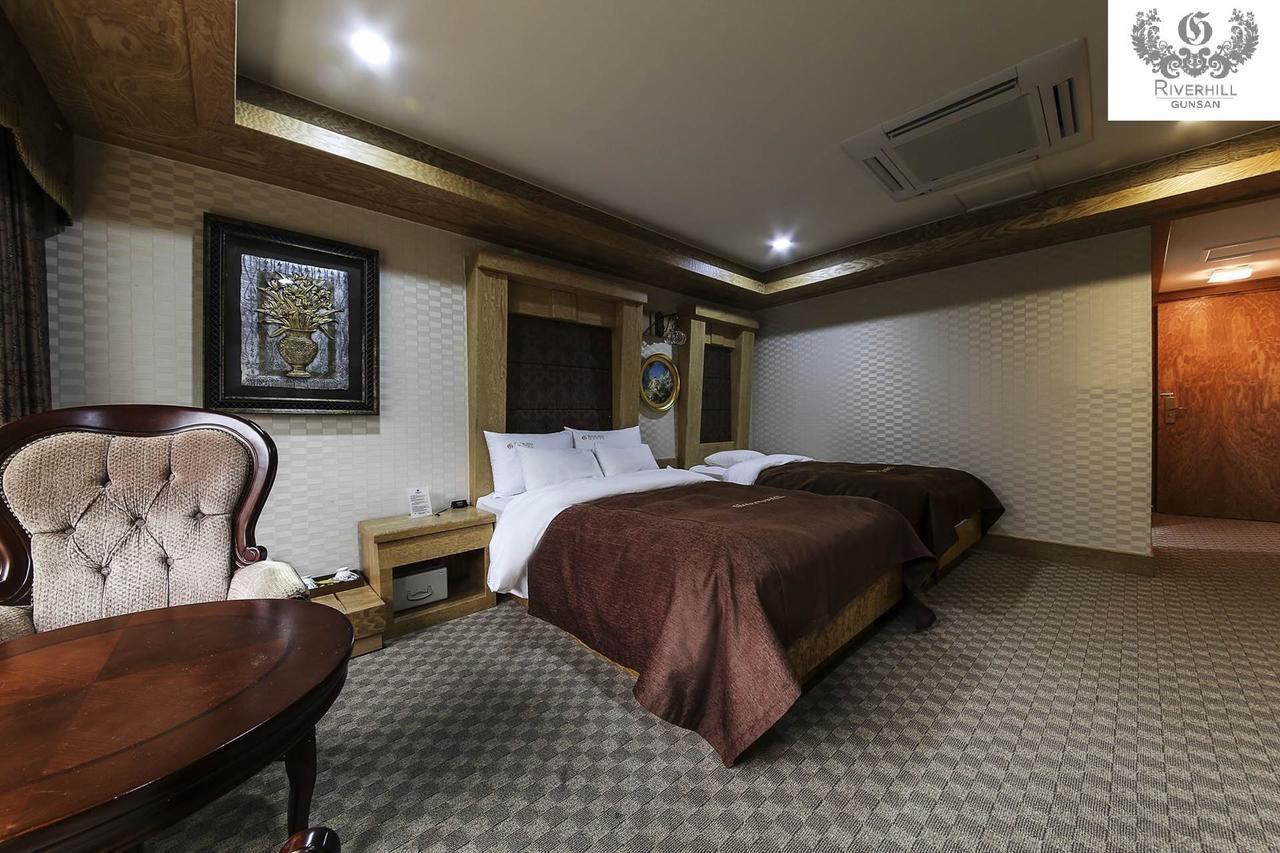 Gunsan River Hill Tourist Hotel Extérieur photo