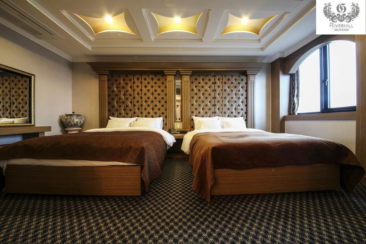 Gunsan River Hill Tourist Hotel Extérieur photo